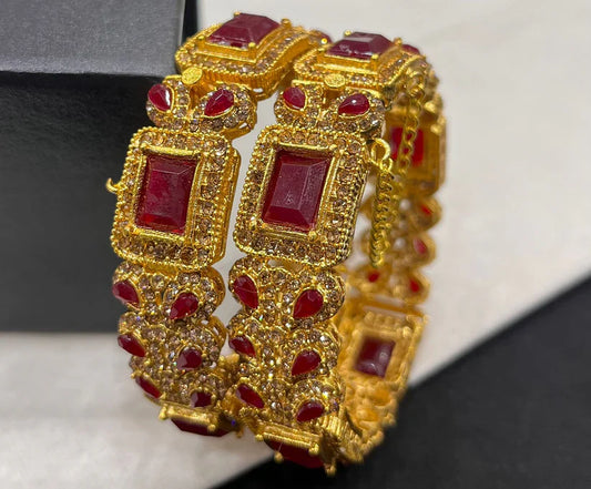 Openable bangles (00)